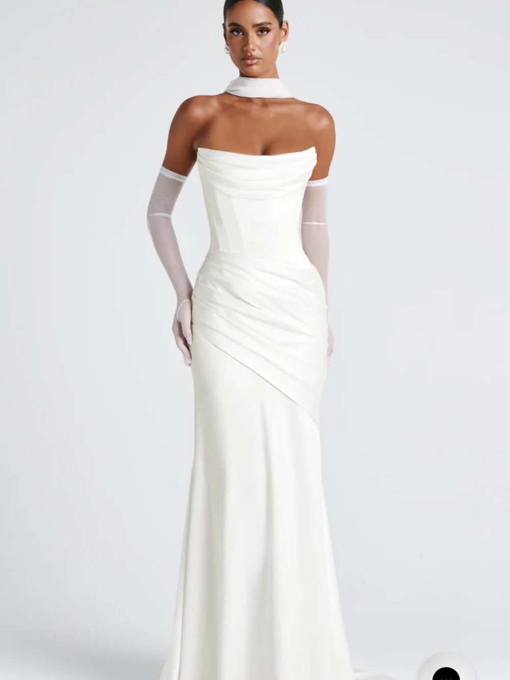 Elegant Strapless White Wedding Dress with Draped Bodice